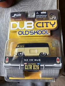 2006 Jada Toys Dub City OLD SKOOL 62 1962 Volkswagen VW Bus Tan Black 1/64 - Picture 1 of 6