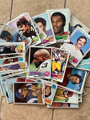 1975 Topps Football Pick your Card to Complete Set Commons - Image 1 of 4