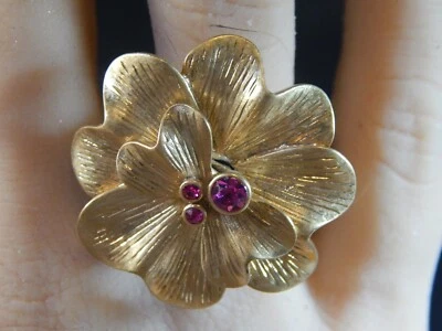Lady's New Lia Sophia Ring, Named "Flower" 3 Pink CZs Size 10 UK U, 16 grams - Image 1 of 4
