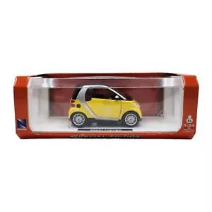 Smart Car Fortwo NEW Diecast 1:24 Italian Design Model Special Edition Limited - Picture 1 of 16