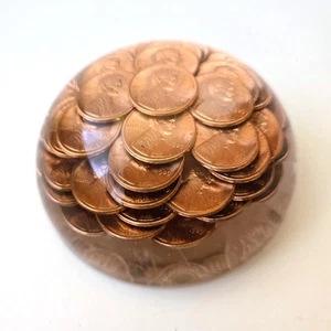 Monedas de centavos Lucite 1989 vintage pisapapeles acrílico abovedado - Imagen 1 de 5