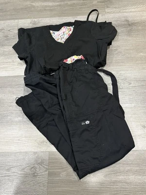 Koi Scrub Set Black Top & Bottom Size XS Classic Set - Image 1 of 4