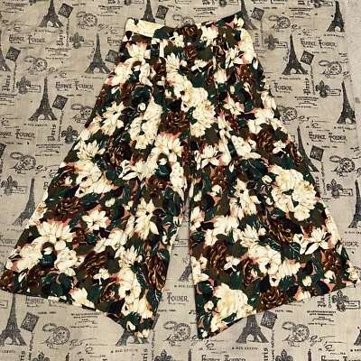 Pantalón Corto Palazzo Evan-Picono Verde Crema Estampado Floral Talla 16 Foto 1 de 4