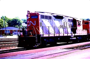 ORIGINAL KODACHROME SLIDE CANADIAN NATIONAL GP-9 #4342 BRANTFORD, ON JULY 3 1983 - Picture 1 of 1