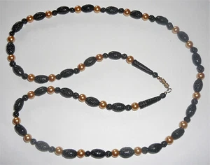 Very vintage carved Czechoslovakian bead necklace - Picture 1 of 3