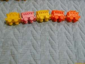Vintage tiny TRAIN of 5 cars CAKE DECOR - cute on kid's birthday cake for years - Picture 1 of 3