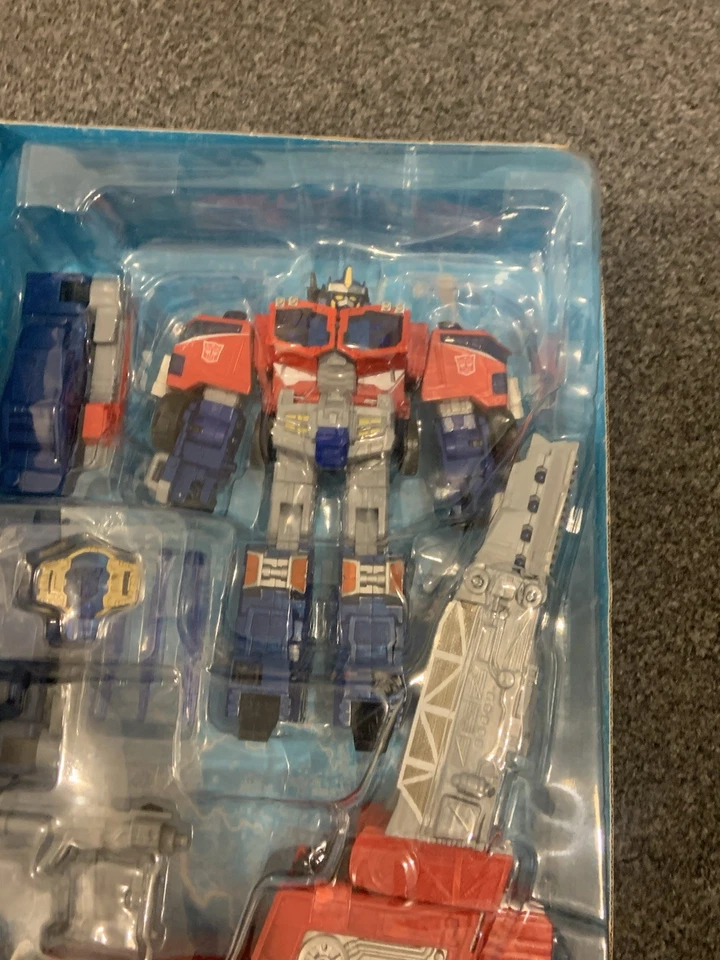Transformers Cybertron Galaxy Force Optimus Prime Convoy 2005 - Image 1 of 4