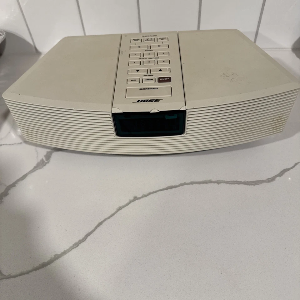 Radio Bose Wave Modelo AWR1-1W Blanco AM/FM Sin Piezas Remotas Solo COMO ESTÁ GC-5620 Foto 1 de 4