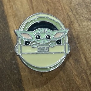 Baby Yoda The Mandalorian Grogu Emaille Anstecknadel Brosche - Bild 1 von 3
