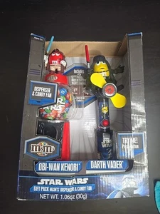 Star Wars M&M's Dispenser di caramelle e confezione regalo per fan - Darth Vader & Obi-Wan Kenobi - Foto 1 di 5