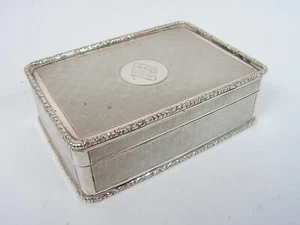 ANTIQUE CRESTED TABLE TOP SOLID STERLING SILVER SNUFF BOX 1932 - Picture 1 of 16
