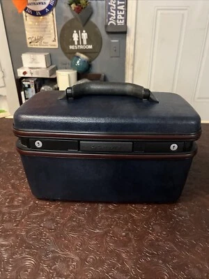 Vintage Samsonite Silhouette Suitcase Blue Vanity Train Makeup Case W/o Key - Image 1 of 4