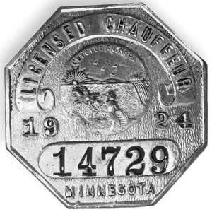 1924 Minnesota Licensed Chauffeur Badge Pin-back #14729 - Picture 1 of 2