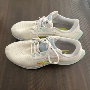 Size 8.5 - Nike Air Zoom Pegasus 38 Premium Summit White - Picture 1 of 11