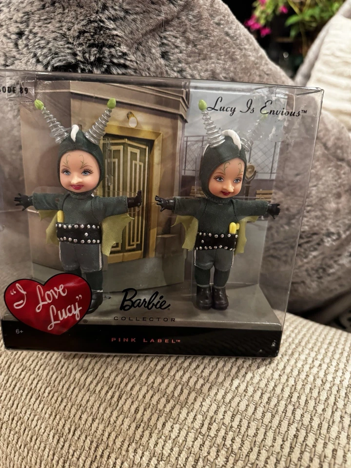 I Love Lucy Mattel Barbie Etiqueta Rosa Lucy & Ethel Mini Muñecas Aliens Episodio 89 Foto 1 de 1