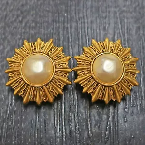 CHANEL Gold Plated CC Imitation Pearl Round Vintage Clip Earrings #9735a Rise-on - Picture 1 of 7