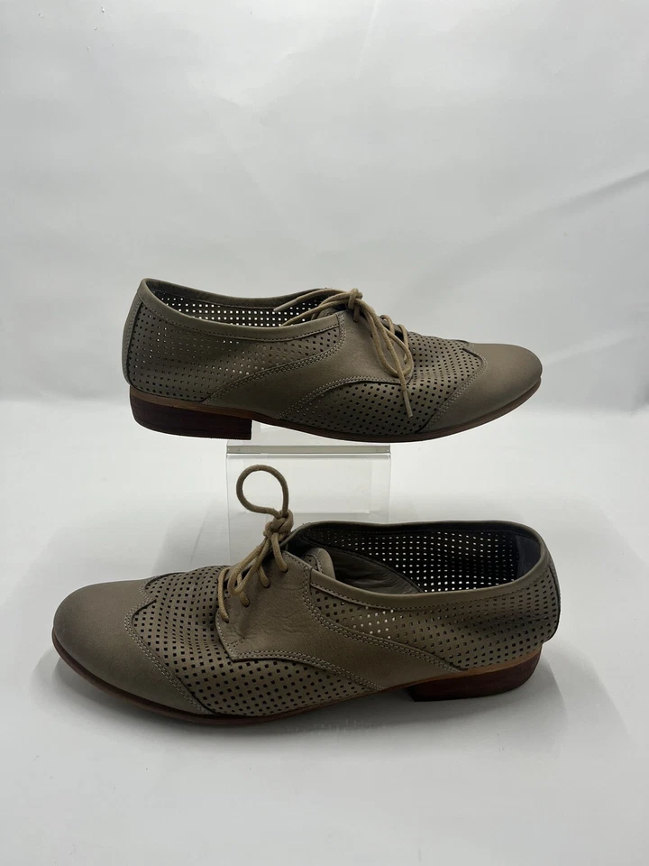 Zapatos Oxford de cuero beige con bisagra para mujer talla 9,5 M Foto 1 de 4