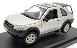Ertl 1/18 Scale Diecast 40651 - Land Rover Freelander V6 - Silver - Picture 1 of 5