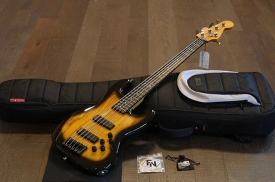 Bajo Warmoth de 5 cuerdas con Sunburst de Bartolini + GB Foto 1 de 4