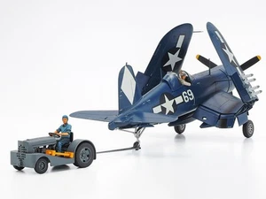 TAMIYA 61085 1/48 SCALE VOUGHT F4U-1D CORSAIR W/"MOTO-TUG" - Foto 1 di 2
