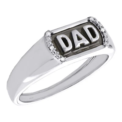 Anillo de boda redondo de oro blanco de 10 quilates con diamantes esmalte de padre papá de 7 mm 0,024 quilates Foto 1 de 4