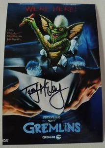GREMLINS TONY MCVEY CREATOR DESIGNER SIGNED AUTOGRAPHED 4X6 PHOTO RARE STRIPE - Picture 1 of 2
