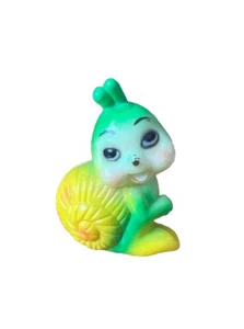 Vintage Anthropomorphic Snail Plastic Kitsch Green Yellow Retro - Picture 1 of 3
