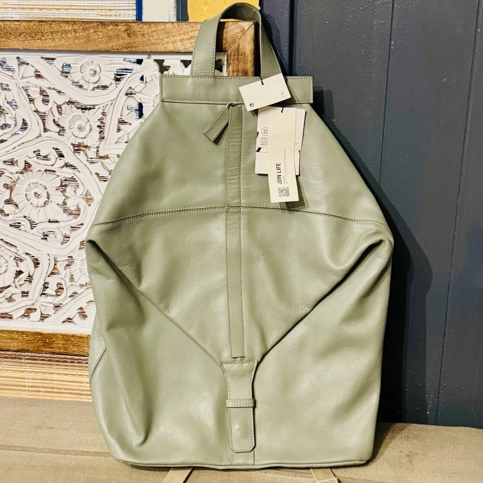 Mochila de cuero gris geométrica Zara Foto 1 de 4