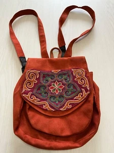 DAMEN HANDGEFERTIGTER NUBUK RUCKSACK ETHNO STALE MIT VERSTELLBAREM RIEMEN TASCHE RUCKSACK - Bild 1 von 8