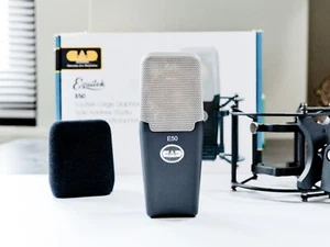 CAD Audio E50 Equitek Large-Diaphragm Studio Condenser Microphone - Picture 1 of 4