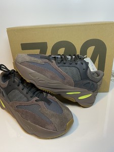 all pink yeezy boost 700