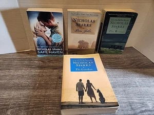 Lot of 4 Nicholas Sparks Romance Paperback Books - Foto 1 di 12