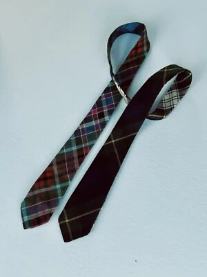 Corbata reversible ajustada de lana tartán escocesa Gordon 51”/2,25” Foto 1 de 4