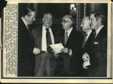 1972 Press Photo Senators Talk Before Filibuster Vote, Washington D.C.