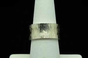 STERLING SILVER ETCHED RIDGE DESIGN BAND RING SZ 7.25 #F041 - Picture 1 of 4