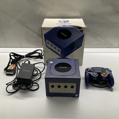 Console NINTENDO GAMECUBE con SCATOLA + CAVI E CONTROLLER ORIGINALE - Immagine 1 di 4