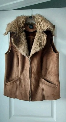 Revue Womens Zip Vest Brown Faux Fur Shearling Suede Hippie Rock Boho Western 1X - Image 1 of 4