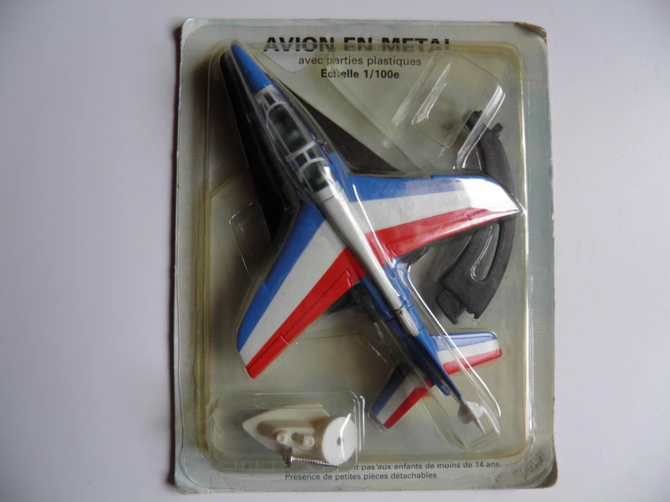 AVION ALPHA JET FRANCE.ECHELLE 1/100. - Photo 1/1