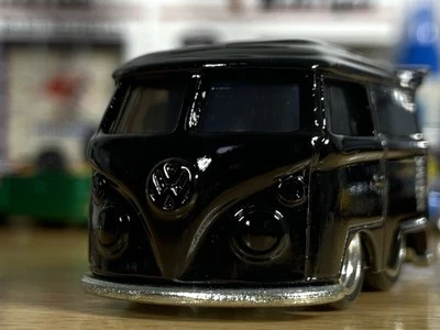 Hot Wheels Kool Kombi personalizado negro azabache con base de metal Foto 1 de 4