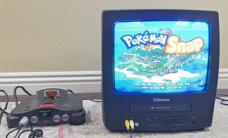 Emerson EWC1304 13'' TV VCR w/ Remote Retro Gaming VCR Combo Tested & Working - Image 1 of 4