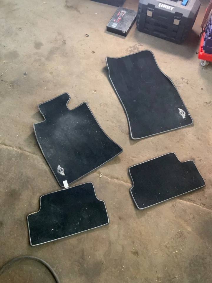 Mini Cooper S Floormats Rubber Black Set 51470441792 07-13 R56 506 - Image 1 of 2