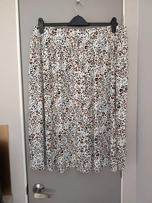 M&S Collection Natural Mix Patterned Skirt Size 24 Elastic Waist Length 30" - Image 1 of 4