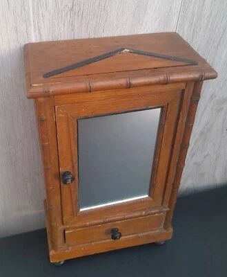 Armoire de poupée en pitchpin façon bambou Jouet Ancien Vers 1900 Bon État 35 cm - Photo 1/4