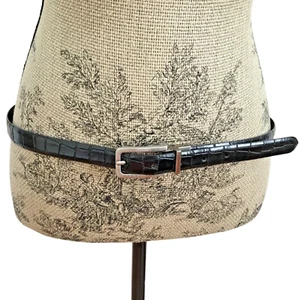 Cinturón de cuero vegano Perry Ellis para mujer/hombre negro en relieve de cocodrilo con hebilla plateada - Imagen 1 de 5