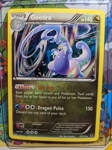 Pokemon Goodra 77/119 - Phantom Forces - Holo Rare Scratched Used Pokemon Card - Picture 1 of 11