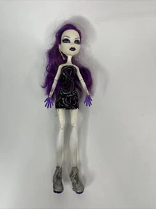 Monster High 2008 Spectra Vondergeist Ghoul's Night Out Doll Purple Hair MATTEL - Picture 1 of 6