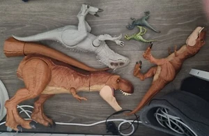 Collection of 5 Mattel Jurassic World figures - Colossal T-Rex, Indominus Rex - Picture 1 of 8
