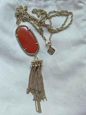 Collar de borla colgante de piedra dorada Kendra Scott Rayne en herrajes de oro retirados Foto 1 de 2