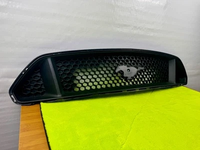 Ford Mustang GT 2015-2017 parrilla superior OEM Foto 1 de 4