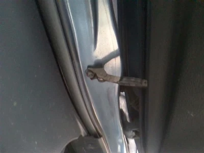 ДВЕРНАЯ ПЕТЛЯ ПРОВЕРИТЬ РЫЧАГ СТОПОР РЕМЕНЬ ТОЛЬКО!!Седан с передней дверью для пассажира рынок США MA - Изображение 1 из 4